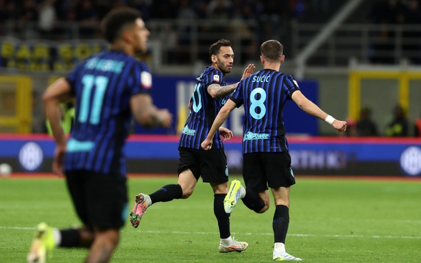 Inter Milan secures a spot in the Coppa Italia final after a stunning comeback against Fabregas's team.