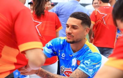 VIDEO: Hoàng Hên expresses pride in wearing the Vietnamese national team jersey