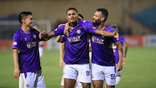 Winning the first match, the Japanese coach of Hanoi FC believes they can compete for the championship.