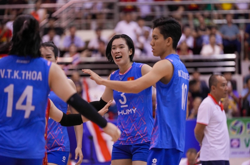 越南女子排球隊擊敗泰國，創造區域賽場歷史