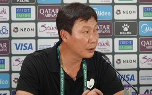 Coach Kim Sang Sik makes a decision that marks the first occurrence in Vietnam's national team history.