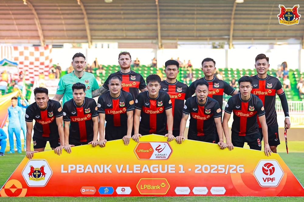 Tin nóng bóng đá Việt hôm nay 10/4: Trợ lý HLV Kim Sang Sik chia tay; CLB Ninh Bình muốn giữ nguyên ngoại binh tại V-League - Ảnh 2. Tin nóng bóng đá Việt hôm nay 10/4: Trợ lý HLV Kim Sang Sik chia tay; CLB Ninh Bình muốn giữ nguyên ngoại binh tại V-League - Ảnh 2.