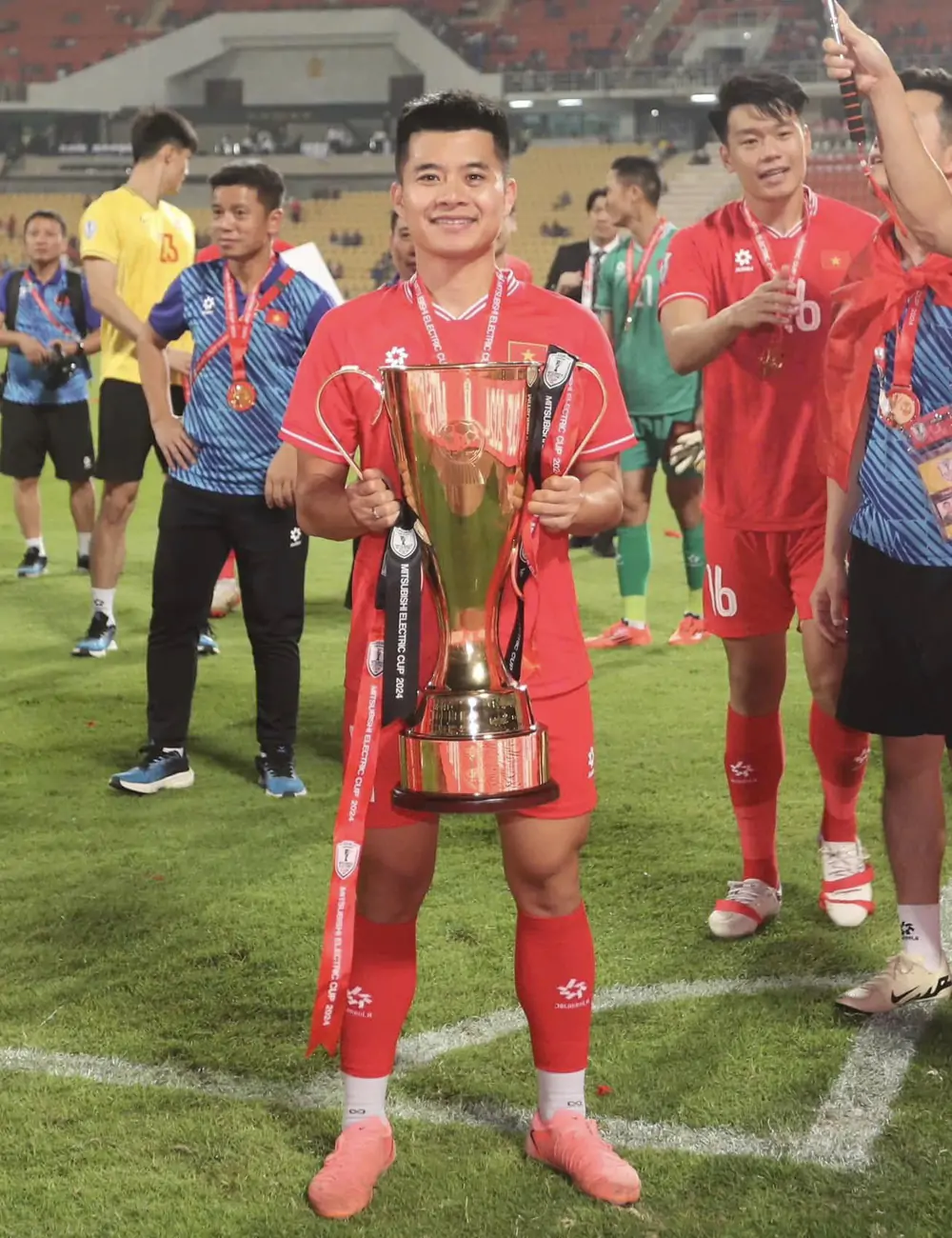 Lê Phạm Thành Long: "Mỏ neo" đích thực của HLV Kim Sang Sik - Ảnh 4.