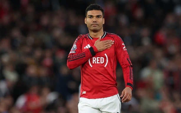 Manchester United surprises with a unique logo in victory over Brentford