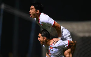 Coach Kim Sang Sik is proud of Vietnam's resounding victory.