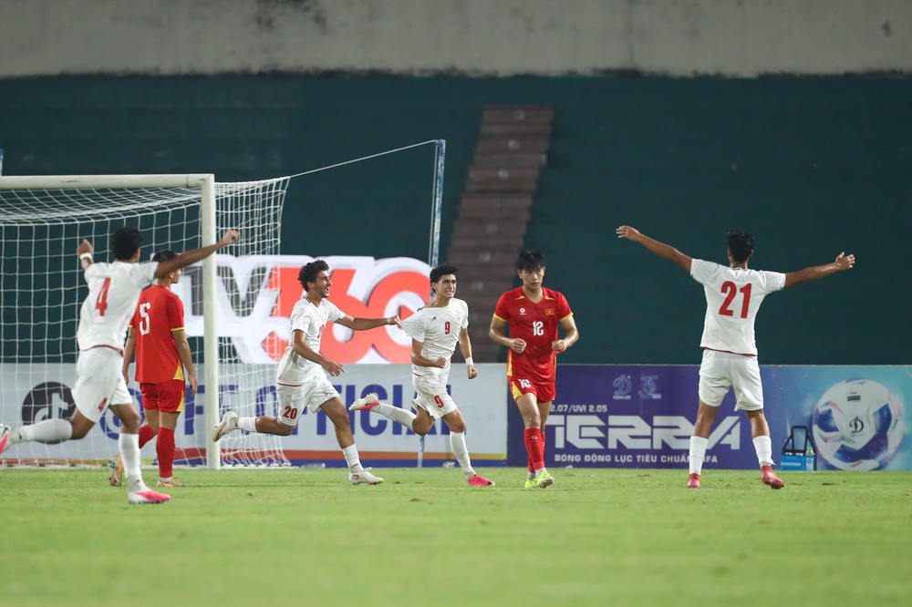 Vòng loại U20 châu Á 2027, U20 Việt Nam 1-3 U20 Iran: U20 Việt Nam rời vòng loại châu Á sau ba trận thua - Ảnh 1.