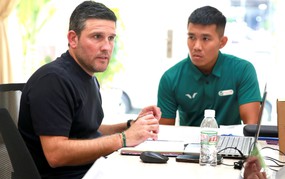 Becamex TP.HCM grants full professional authority to coach Gerard Albadalejo