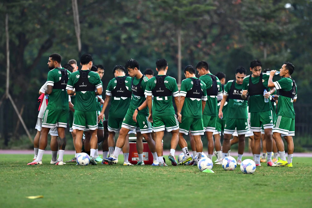 Tin nóng bóng đá Việt hôm nay 24/10: ASEAN Cup có thể đổi lịch; Trận Hà Nội FC – Ninh Bình chuyển sang sân Mỹ Đình - Ảnh 2.