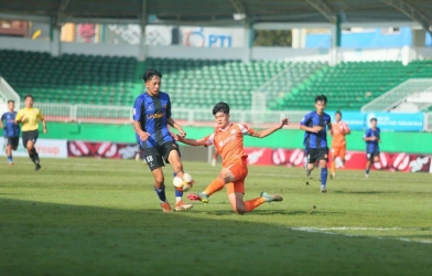 The Cong Viettel I holds the top spot, while HAGL faces the risk of elimination.