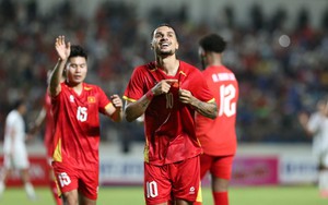 Hoàng Hên scored his first goal for the Vietnam national team, providing Coach Kim Sang Sik with an effective attacking solution.