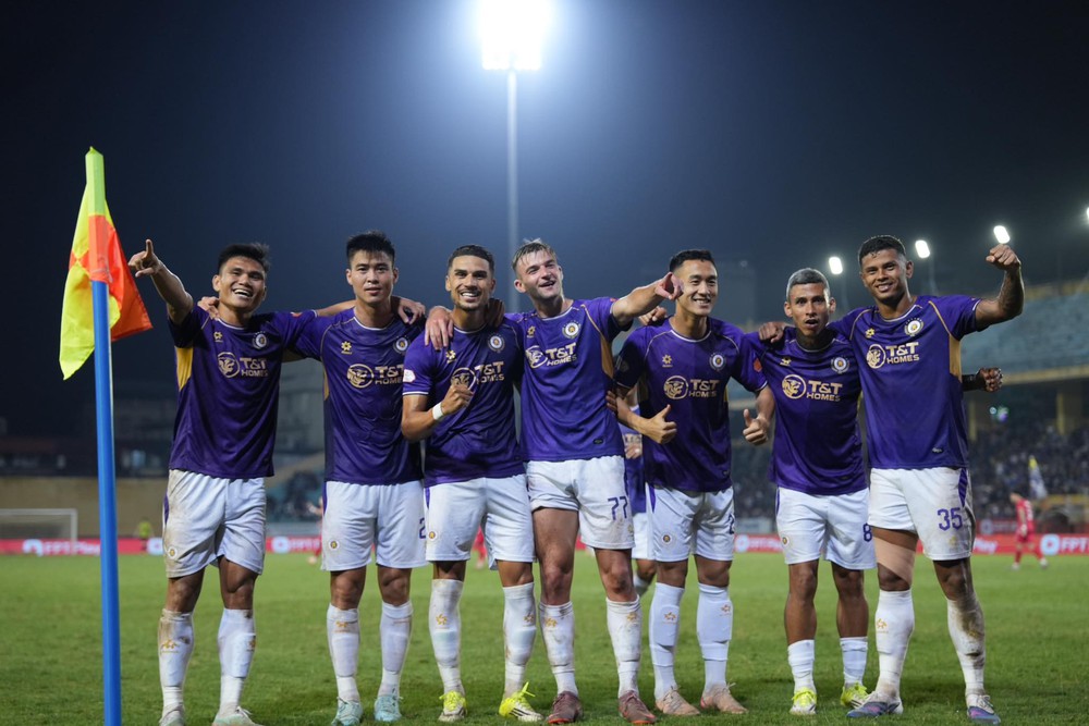 Hoàng Hên lập cú đúp, Hà Nội FC đánh bại CAHN trong trận derby thủ đô ở V-League - Ảnh 4.