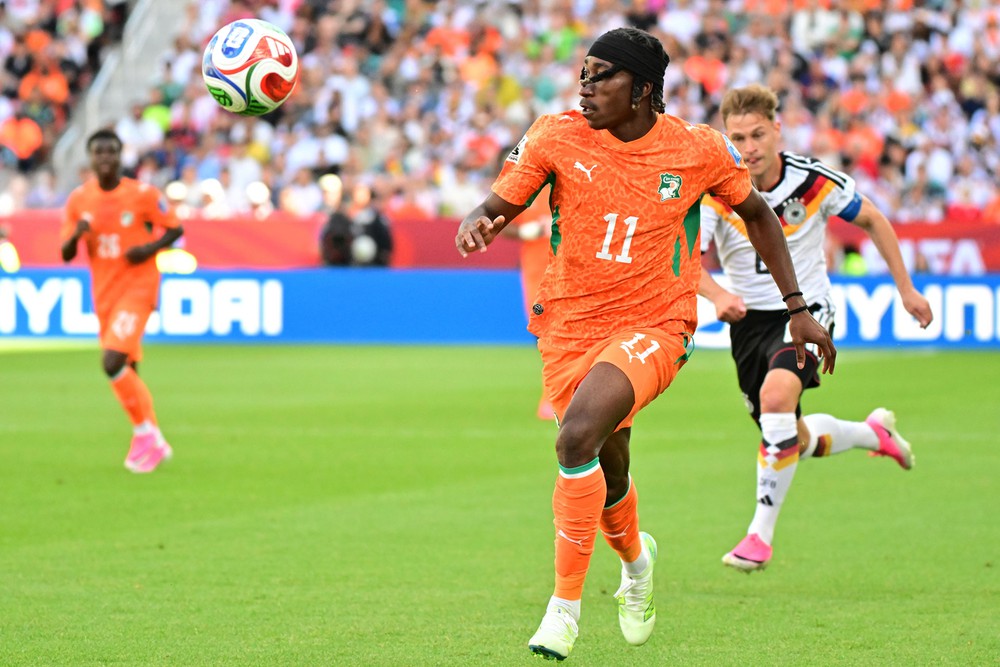 Yan Diomande chọn Real Madrid: Tương lai đế chế Florentino Perez - Ảnh 1.