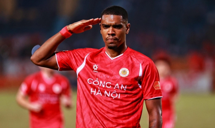 Tiền đạo số 1 CAHN sang Thái Lan thi đấu?