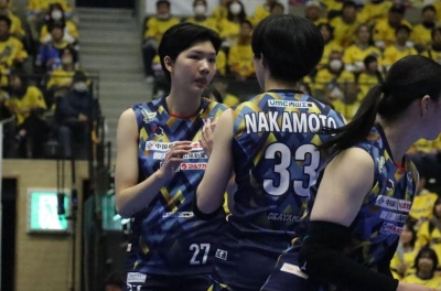 Live volleyball match Okayama Seagulls vs Hisamitsu Springs, 12:05 today, March 28