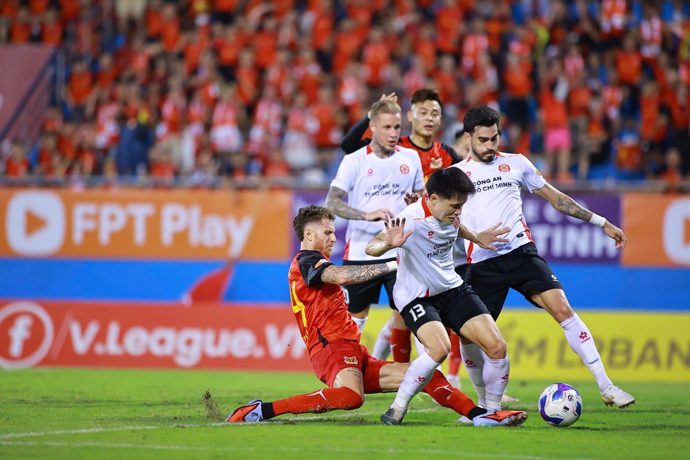 HLV Kim Sang Sik bất ngờ với chân sút nội V-League trước ASEAN Cup 2026 - Ảnh 2. HLV Kim Sang Sik bất ngờ với chân sút nội V-League trước ASEAN Cup 2026 - Ảnh 2.