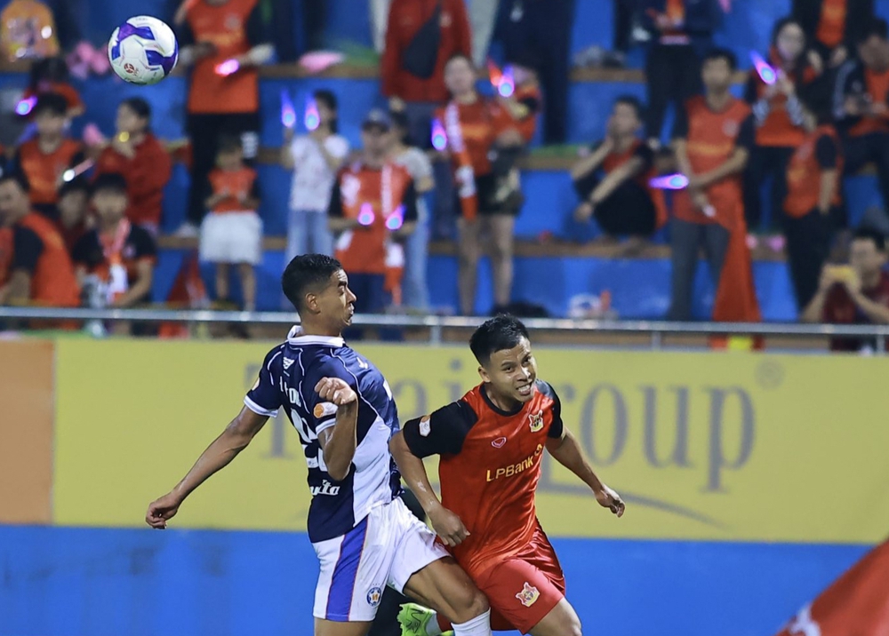 Giấc mơ đội tuyển Việt Nam xa dần với trung vệ nhập tịch - Ảnh 2. Giấc mơ đội tuyển Việt Nam xa dần với trung vệ nhập tịch - Ảnh 2.