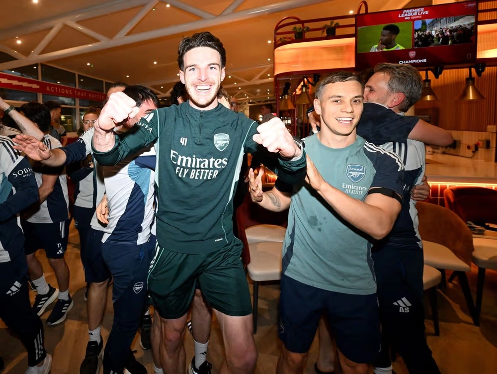 Arsenal vô địch Ngoại hạng Anh: Một cuộc chuyển giao quyền lực đang diễn ra - Ảnh 2. Arsenal vô địch Ngoại hạng Anh: Một cuộc chuyển giao quyền lực đang diễn ra - Ảnh 2.