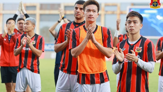 After Ninh Bình's comeback victory, Coach Thạch Bảo Khanh highly praised the opposing team's captain.