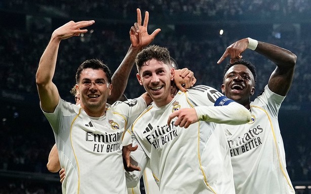 Manchester City defeated by unexpected hat-trick, Real Madrid opens door to Champions League quarter-finals