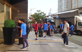 Latest Vietnamese football news today 3/7: Vietnam national team holds first training session; Thai Nguyen prepares to establish a professional men's football club