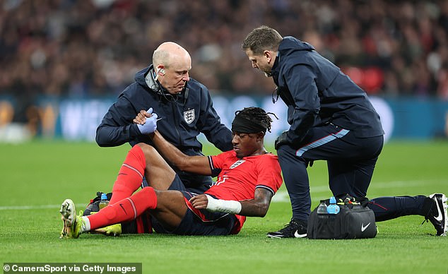 'Cả đội hình' Arsenal rút khỏi ĐTQG vì chấn thương, fan nghi là chiến lược cho cuộc đua vô địch - Ảnh 1. 'Cả đội hình' Arsenal rút khỏi ĐTQG vì chấn thương, fan nghi là chiến lược cho cuộc đua vô địch - Ảnh 1.