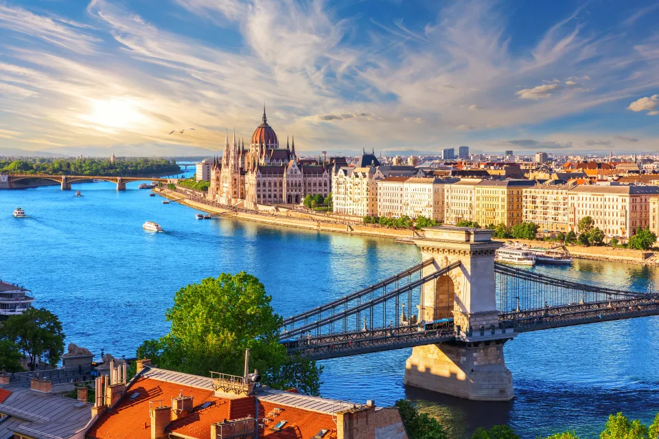 Budapest sẵn sàng cho trận chung kết Champions League đầu tiên trong lịch sử - Ảnh 1.