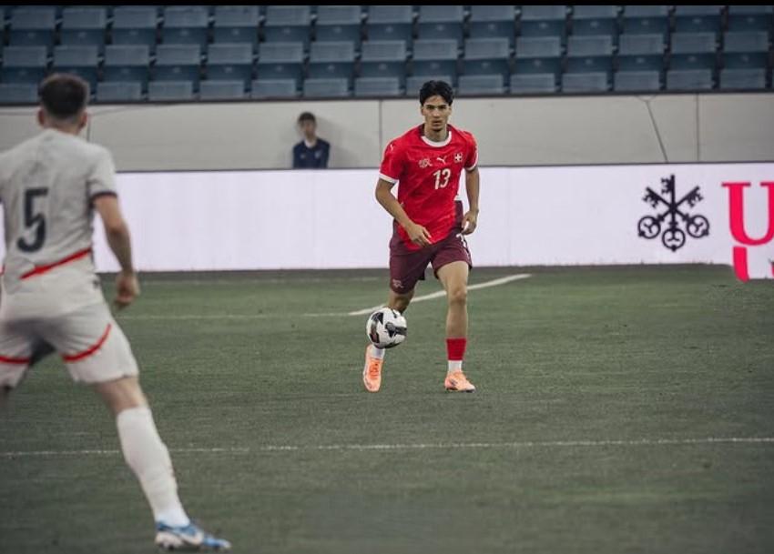 Cầu thủ Việt kiều trị giá 75 tỷ được đội tuyển châu Âu triệu tập, mở ra tương lai hứa hẹn - Ảnh 1.