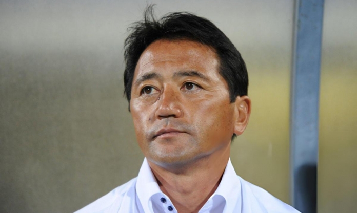 Thêm 1 đội V-League thay HLV giữa chừng