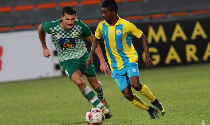 Một đội bóng phải xuống hạng vì… đối thủ trực tiếp bỏ cuộc