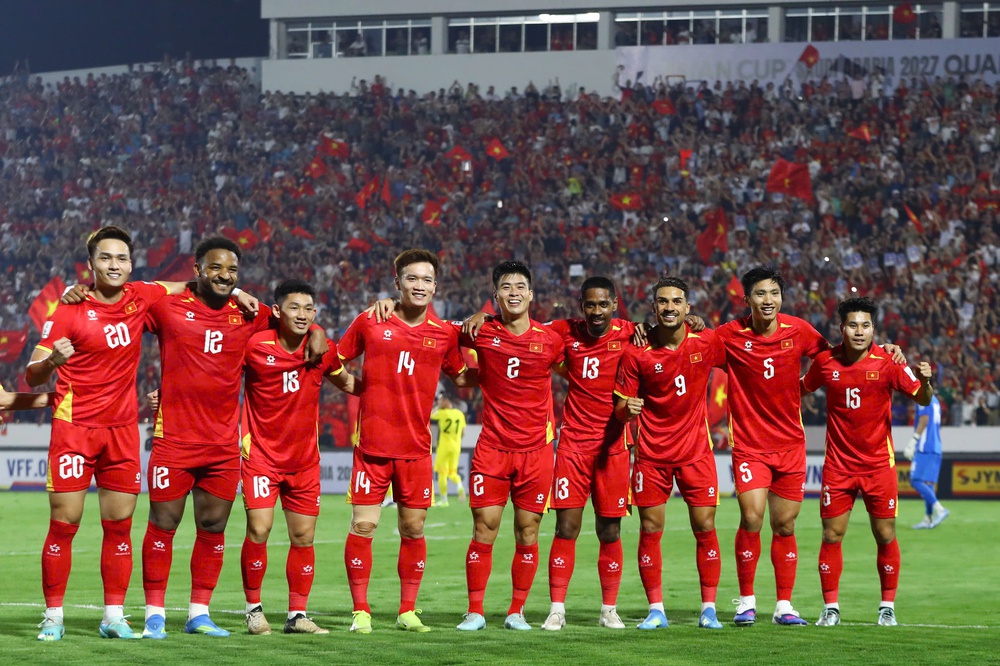 HLV Kim Sang Sik và công thức chiến thắng từ sự không ngại thay đổi - Ảnh 2.