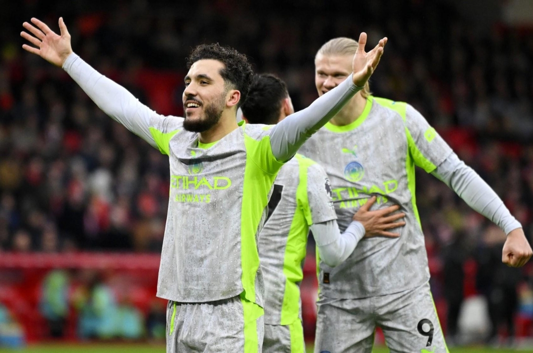 Defeating Nottingham, Man City temporarily takes the top spot in the Premier League from Arsenal