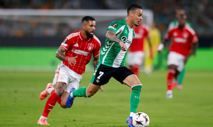 Antony tỏa sáng, Real Betis giữ lại 1 điểm quý giá