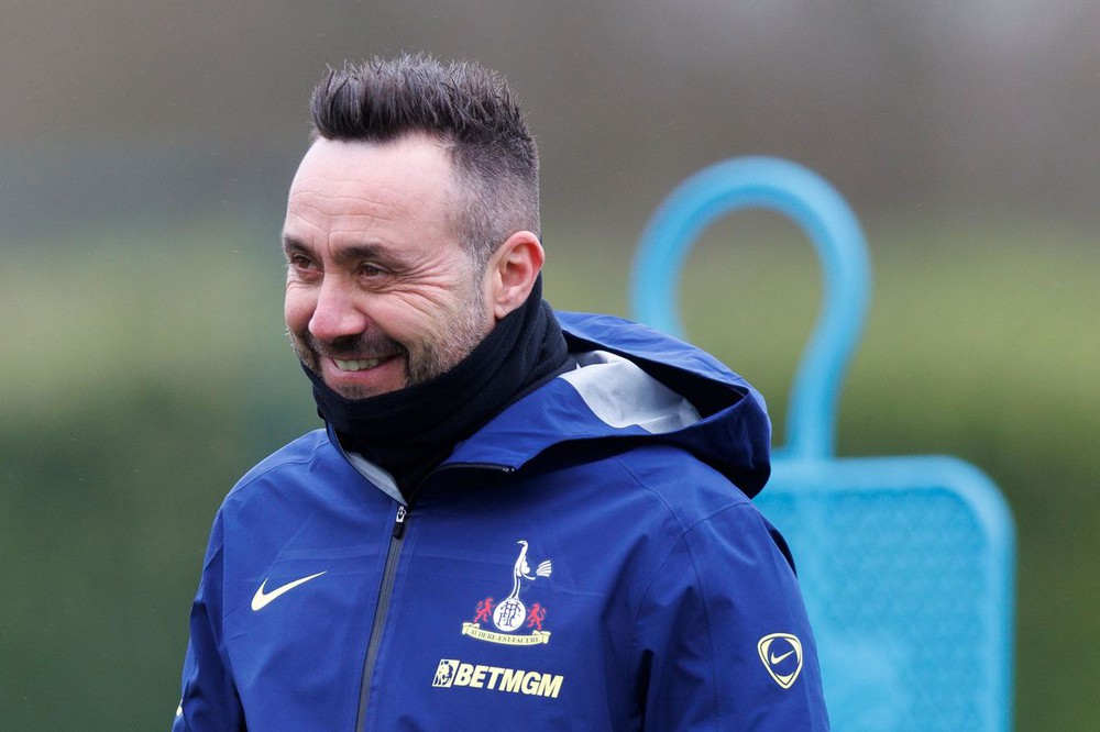 Tottenham bổ nhiệm De Zerbi: Một canh bạc hay món hời? - Ảnh 1. Tottenham bổ nhiệm De Zerbi: Một canh bạc hay món hời? - Ảnh 1.