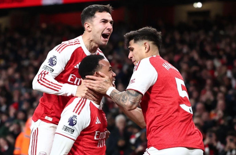 Arsenal fans collectively outraged over 'internal foul play' incident