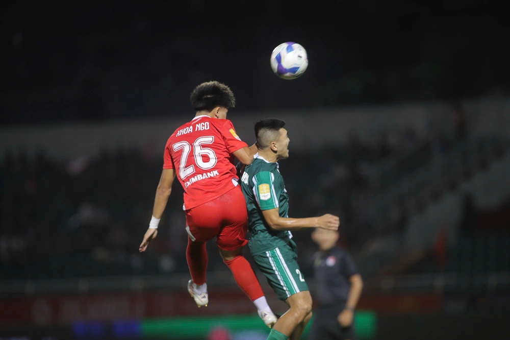 Tiến Linh phủ nhận mâu thuẫn với ngôi sao Việt kiều - Ảnh 1. Tiến Linh phủ nhận mâu thuẫn với ngôi sao Việt kiều - Ảnh 1.