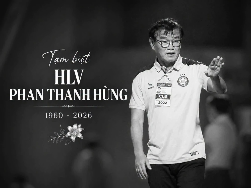 Phút mặc niệm xúc động dành cho HLV Phan Thanh Hùng trước trận Việt Nam vs Malaysia - Ảnh 5. Phút mặc niệm xúc động dành cho HLV Phan Thanh Hùng trước trận Việt Nam vs Malaysia - Ảnh 5.