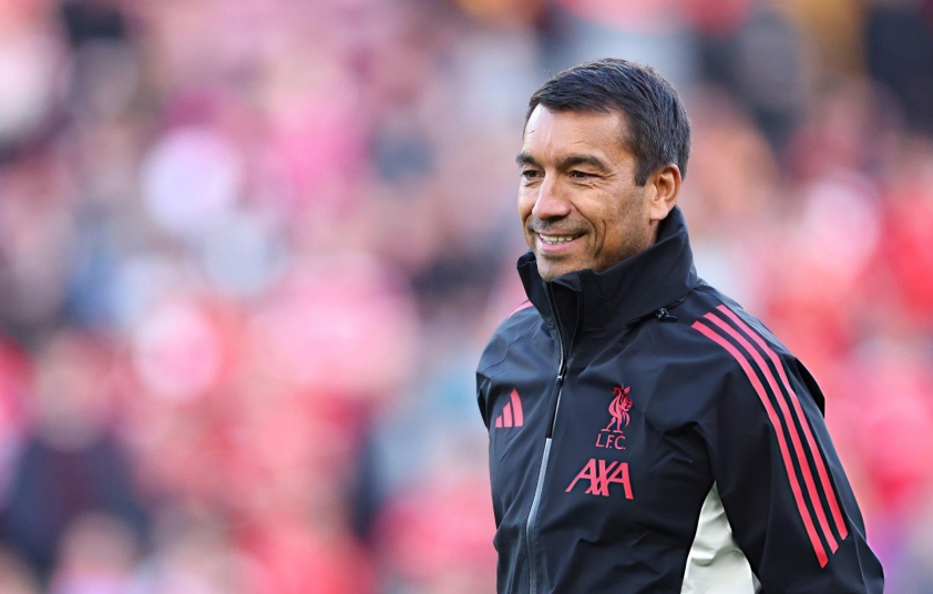 Slot 'cập bến' Dubai, HLV người Hà Lan tạm dẫn dắt Liverpool