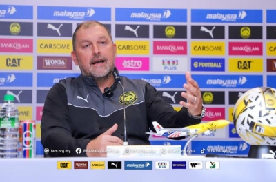 Malaysia national team coach demands the inclusion of 7 illegally naturalized players for the match against Vietnam