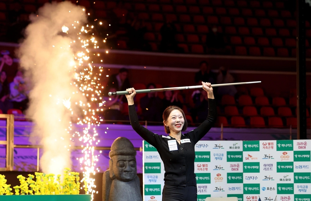 Thần đồng 18 tuổi lập kỷ lục vô địch billiards trẻ nhất, nhận tiền thưởng hơn 3,5 tỷ đồng - Ảnh 2.