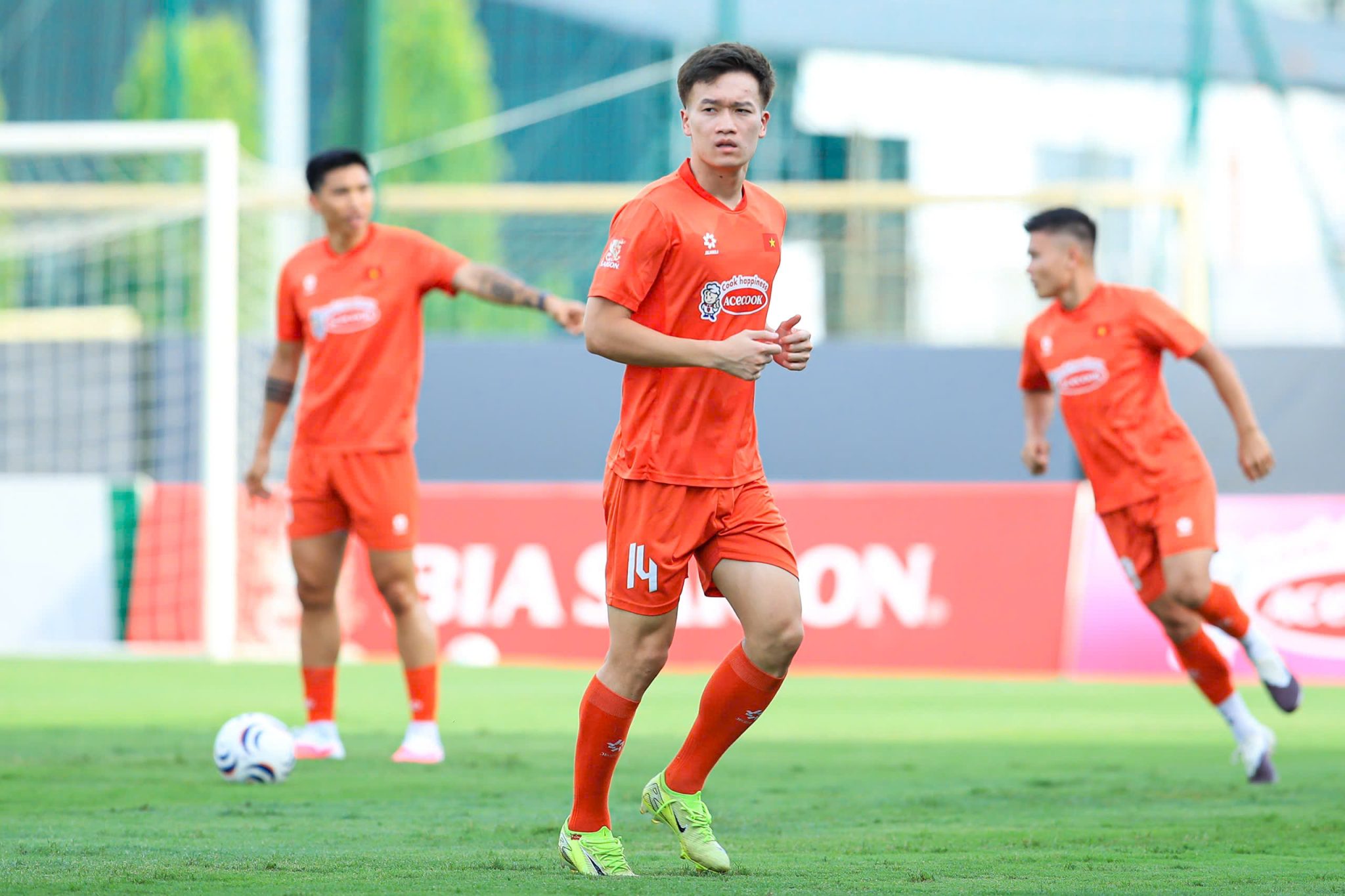 Công chúa Norodom Jenna và ca sĩ Sambath Sok biểu diễn tại lễ khai mạc ASEAN Hyundai Cup 2026 - Ảnh 2.
