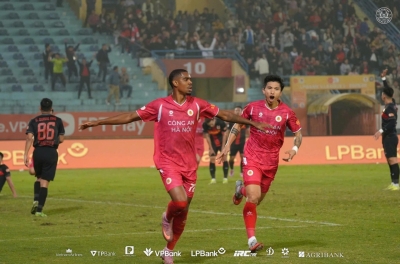 Round 12 of the V-League: Ninh Bình's unbeaten streak ends, top spot changes hands