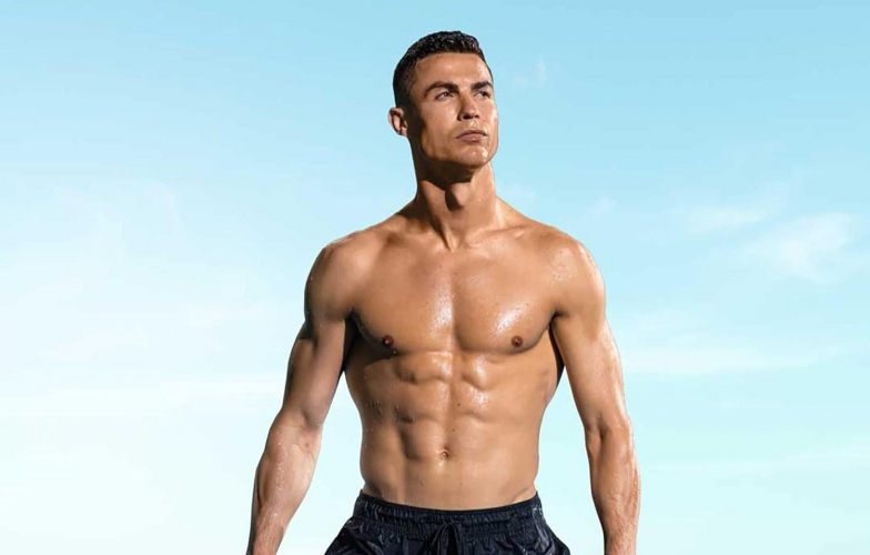 Ronaldo accused of undergoing cosmetic procedures to maintain his good looks at 40
