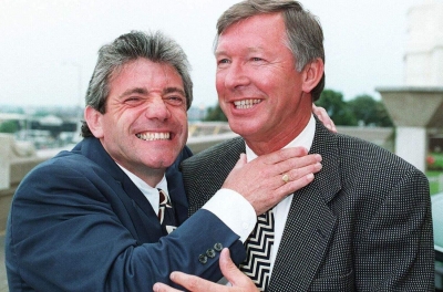 The death of an English football legend has sparked global mourning.