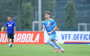 Vietnamese overseas midfielder leaves team, Vietnam U23 goes to China to compete