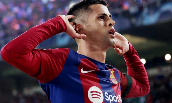 Cancelo gây xôn xao khi mặc áo Barca