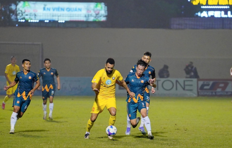 Today's football schedule on November 8: HAGL faces off against Thanh Hóa