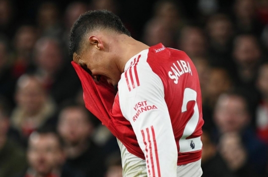 Arsenal unexpectedly uses expensive striker to replace long-term injured Saliba