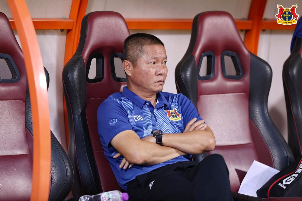 HLV Chu Đình Nghiêm lo cầu thủ Ninh Bình 'chán bóng' - Ảnh 1. HLV Chu Đình Nghiêm lo cầu thủ Ninh Bình 'chán bóng' - Ảnh 1.