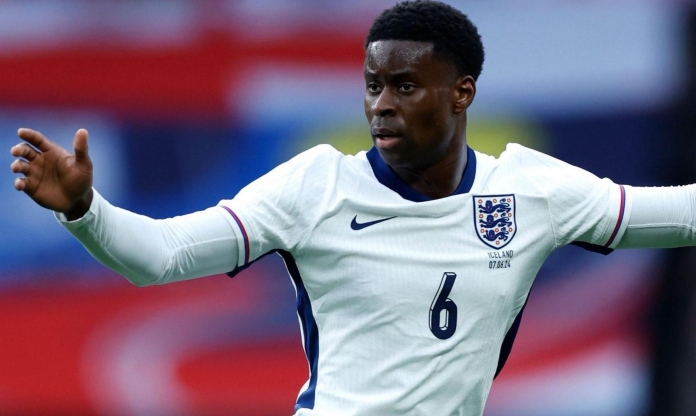 Hàng thủ lao đao, Liverpool nhận thông điệp mới từ 'đá tảng' tuyển Anh