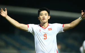 Dinh Bac joins the rare group of players who have achieved this feat for the Vietnam national team